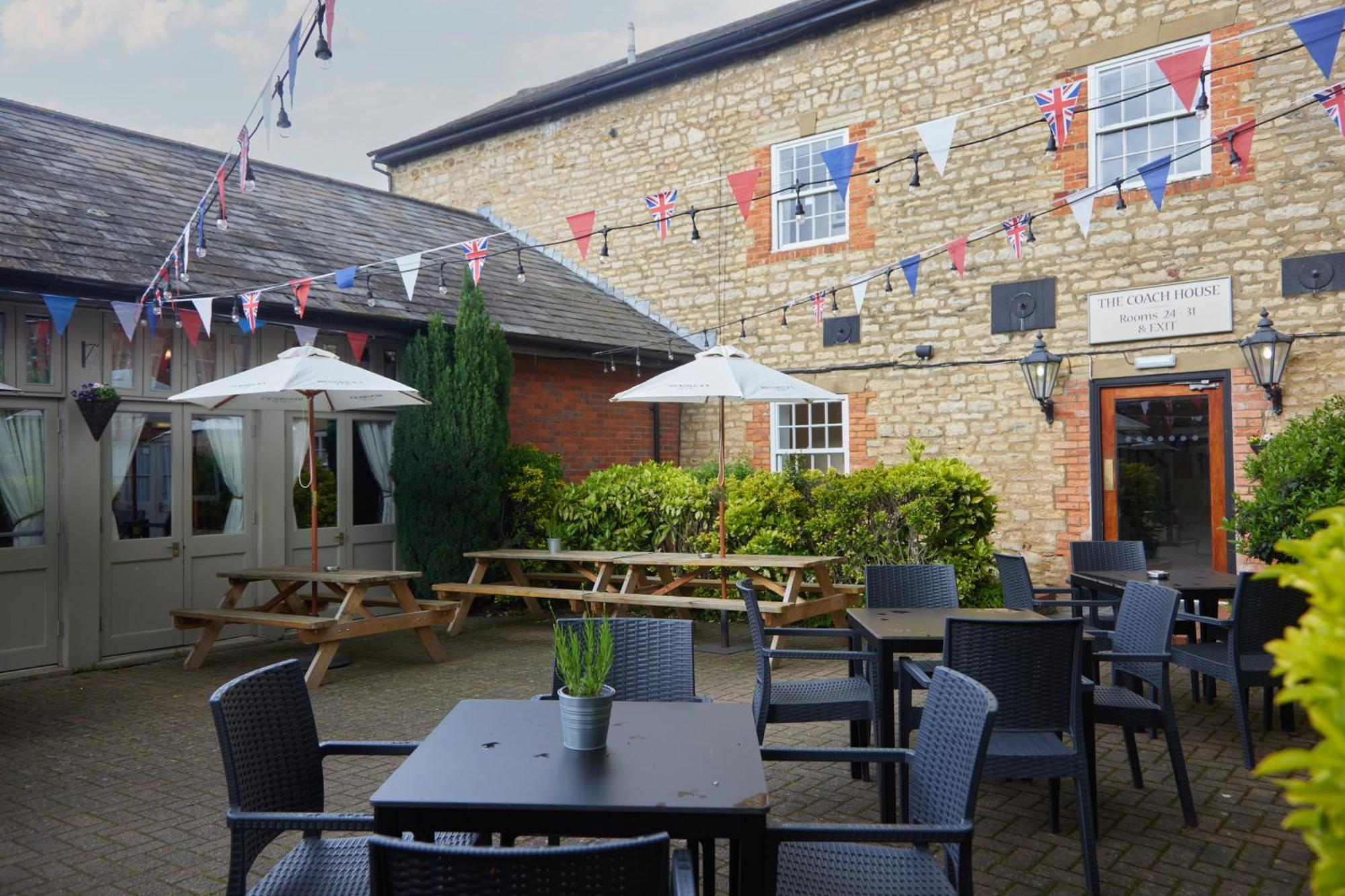 Cock Hotel By Greene King Inns Stony Stratford Zewnętrze zdjęcie