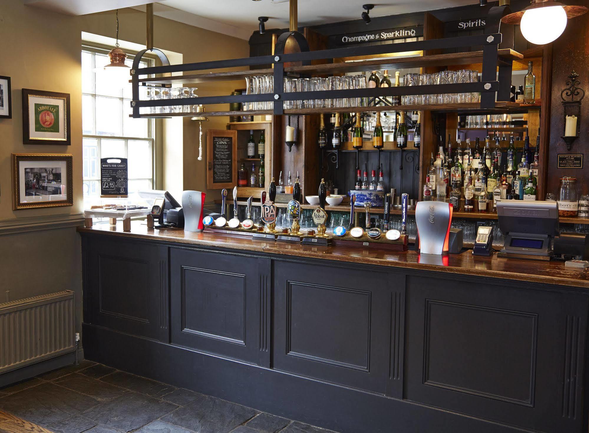 Cock Hotel By Greene King Inns Stony Stratford Zewnętrze zdjęcie